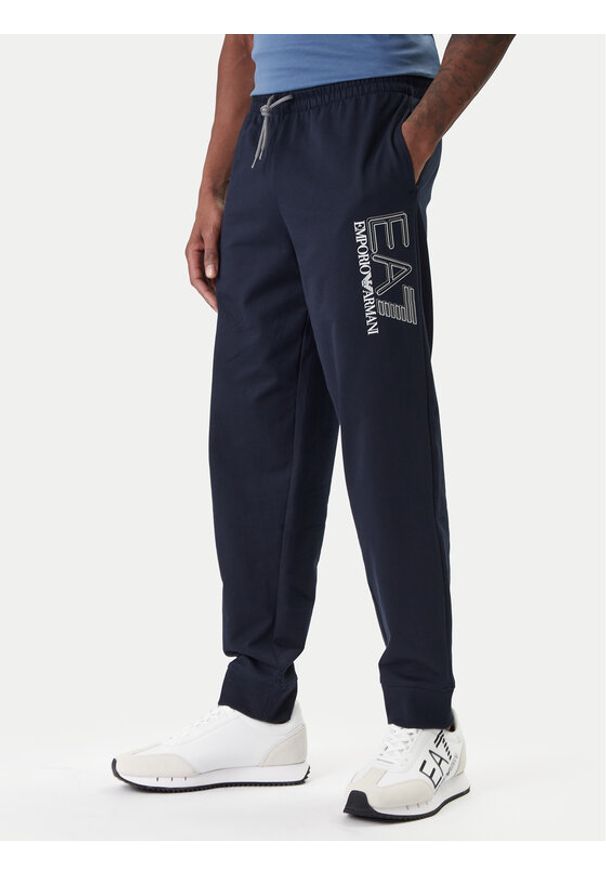 EA7 Emporio Armani Spodnie dresowe 7M001316 AF13512 UB102 Granatowy Regular Fit. Kolor: niebieski. Materiał: bawełna