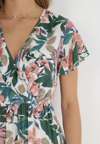 Born2be - Biało-Zielona Sukienka w Kwiaty z Wiskozy z Kopertowym Dekoltem Narma. Typ kołnierza: dekolt kopertowy. Kolor: biały. Materiał: wiskoza. Długość rękawa: krótki rękaw. Wzór: kwiaty. Typ sukienki: kopertowe. Długość: maxi #5