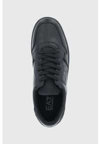 EA7 Emporio Armani Buty X8X086.XK221.R926 kolor czarny na płaskiej podeszwie. Nosek buta: okrągły. Zapięcie: sznurówki. Kolor: czarny. Materiał: guma. Obcas: na płaskiej podeszwie #2