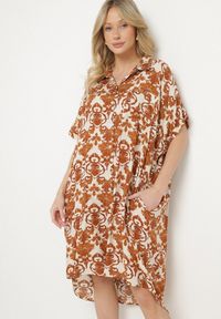 Born2be - Brązowa Pudełkowa Sukienka Koszulowa z Wiskozy w Ornamentalny Print Vanisse. Okazja: na co dzień. Kolor: brązowy. Materiał: wiskoza. Długość rękawa: krótki rękaw. Wzór: nadruk. Sezon: wiosna, lato. Typ sukienki: koszulowe. Styl: casual #1