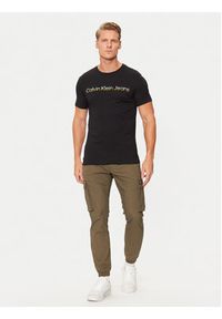 Calvin Klein Jeans T-Shirt Two Tone Institutional J30J325676 Czarny Regular Fit. Kolor: czarny. Materiał: bawełna #4