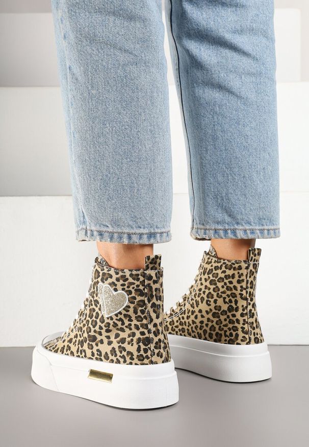 Renee - Panterkowe Trampki na Platformie z Wysoką Cholewką z Haftem z Brokatem Elanitha. Okazja: na co dzień. Wysokość cholewki: przed kolano. Materiał: jeans. Szerokość cholewki: normalna. Wzór: haft. Obcas: na platformie. Styl: klasyczny, elegancki, casual