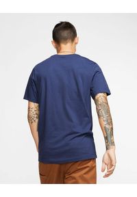 Koszulka męska Nike Sportswear Club. Kolor: niebieski, wielokolorowy, biały