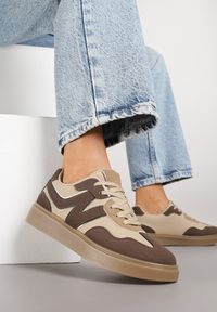 Born2be - Brązowe Sneakersy z Geometrycznym Wzorem Nariale. Okazja: na co dzień. Kolor: brązowy. Materiał: jeans. Wzór: geometria