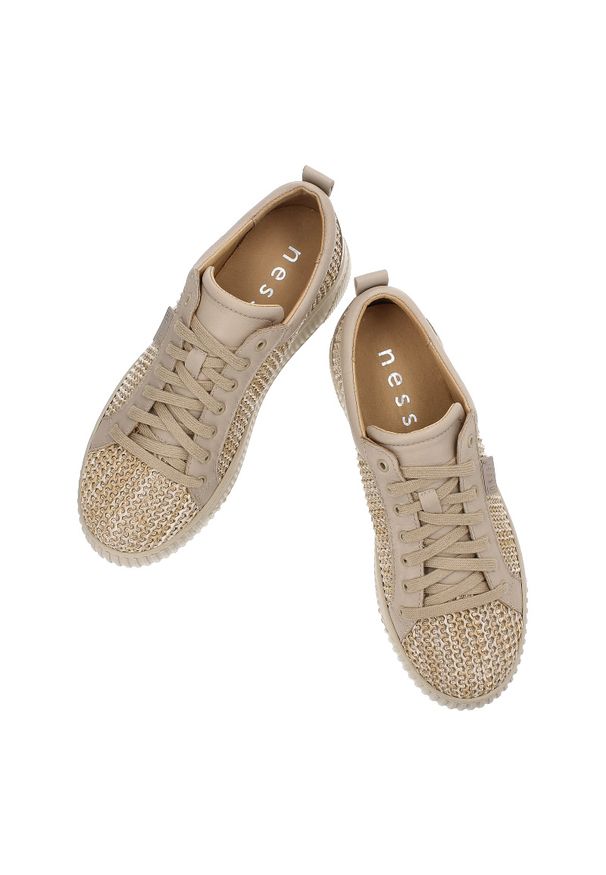 Beżowe Sneakersy Nessi Modne Obuwie Damskie. Okazja: na co dzień. Kolor: beżowy. Materiał: materiał