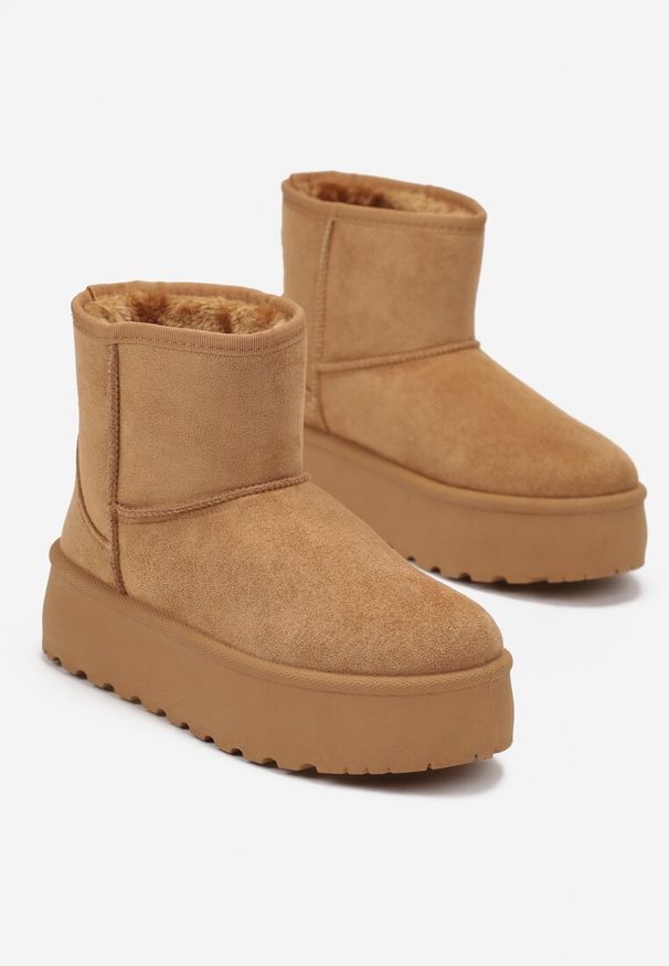 Renee - Brązowe Śniegowce za Kostkę na Platformie Ocieplane Futerkiem Divena. Wysokość cholewki: za kostkę. Kolor: brązowy. Materiał: futro. Sezon: zima. Obcas: na platformie