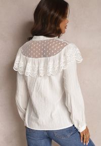 Renee - Biała Koszula z Falbanką i Koronką Phaedrike. Kolor: biały. Materiał: koronka. Wzór: koronka. Styl: klasyczny