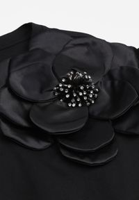 Renee - Czarny T-shirt Bluzka z Bawełny z Krótkim Rękawem i Aplikacją Kwiatu Dimasa. Okazja: na randkę, na urodziny, na imprezę. Kolor: czarny. Materiał: bawełna. Długość rękawa: krótki rękaw. Długość: krótkie. Wzór: aplikacja, kwiaty. Sezon: lato. Styl: klasyczny #8