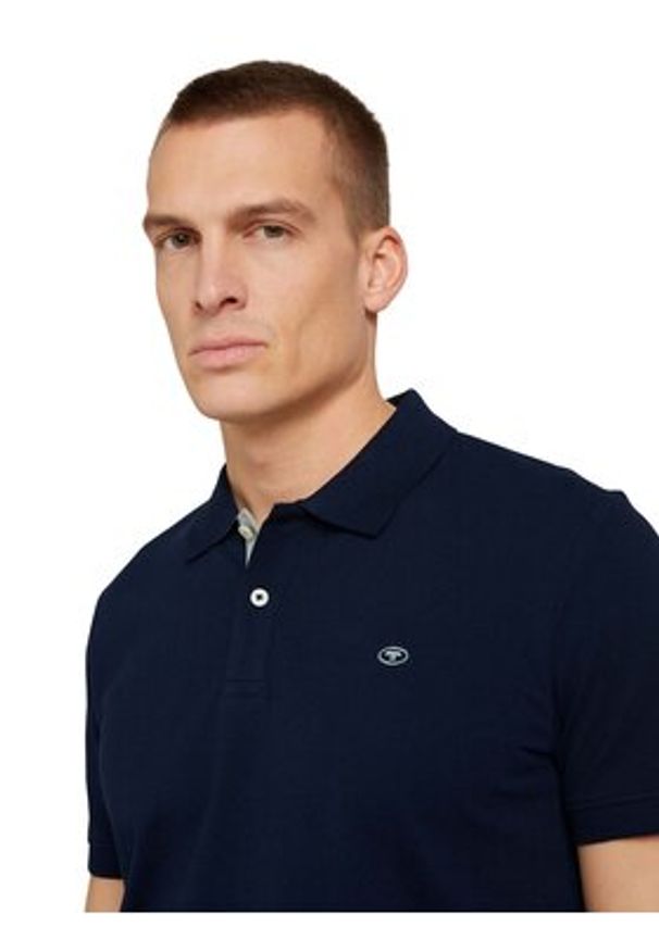 Tom Tailor Polo 1027713 Granatowy Regular Fit. Typ kołnierza: polo. Kolor: niebieski. Materiał: bawełna
