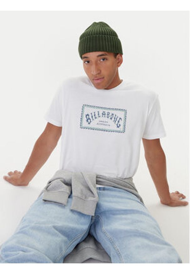 Billabong T-Shirt Arch Frame EBYZT00341 Biały Regular Fit. Kolor: biały. Materiał: bawełna