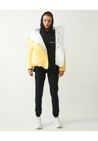 MMC STUDIO - Żółta kurtka dwustronna Dale Light. Kolor: biały. Materiał: jeans, guma, tkanina. Wzór: aplikacja #10