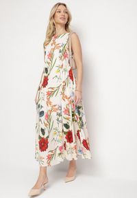 Born2be - Beżowa Bawełniana Sukienka o Rozkloszowanym Kroju w Kwiatowy Print Iladris. Okazja: na co dzień, na imprezę. Typ kołnierza: dekolt w łódkę. Kolor: beżowy. Materiał: bawełna. Wzór: kwiaty, nadruk. Typ sukienki: sportowe. Styl: sportowy, klasyczny, casual, elegancki #1