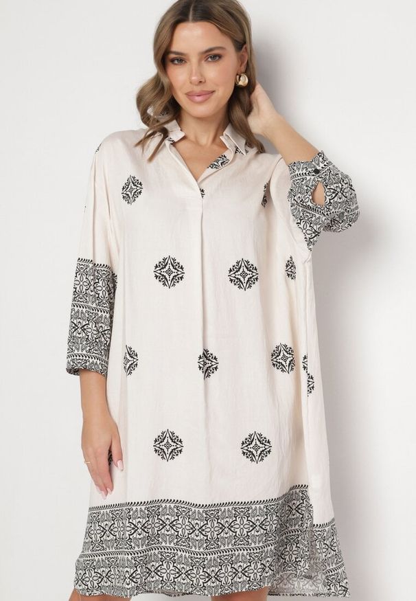 Born2be - Beżowa Wiskozowa Sukienka Ozdobiona Geometrycznym Wzorem Nalanessa. Okazja: na co dzień. Kolor: beżowy. Materiał: wiskoza. Wzór: aplikacja, geometria. Styl: klasyczny, casual, elegancki. Długość: mini