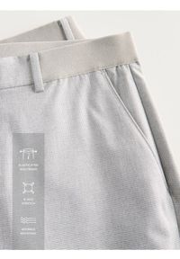Reserved - Spodnie chino slim fit - szary. Kolor: szary. Materiał: tkanina, wiskoza