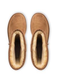 Ugg - UGG W Classic Tall II Buty zimowe damskie brązowe. Okazja: na co dzień, na plażę, na spacer. Wysokość cholewki: przed kolano. Kolor: brązowy. Materiał: materiał, wełna, zamsz. Szerokość cholewki: normalna. Sezon: zima. Styl: młodzieżowy, casual, klasyczny, elegancki #2