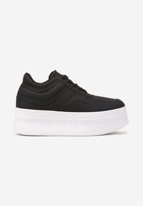 Born2be - Czarne Sznurowane Sneakersy Vices na Grubej Podeszwie Ozdobiona Napisem Annalira. Okazja: na co dzień. Zapięcie: sznurówki. Kolor: czarny. Materiał: jeans. Wzór: aplikacja, napisy. Obcas: na obcasie. Wysokość obcasa: niski