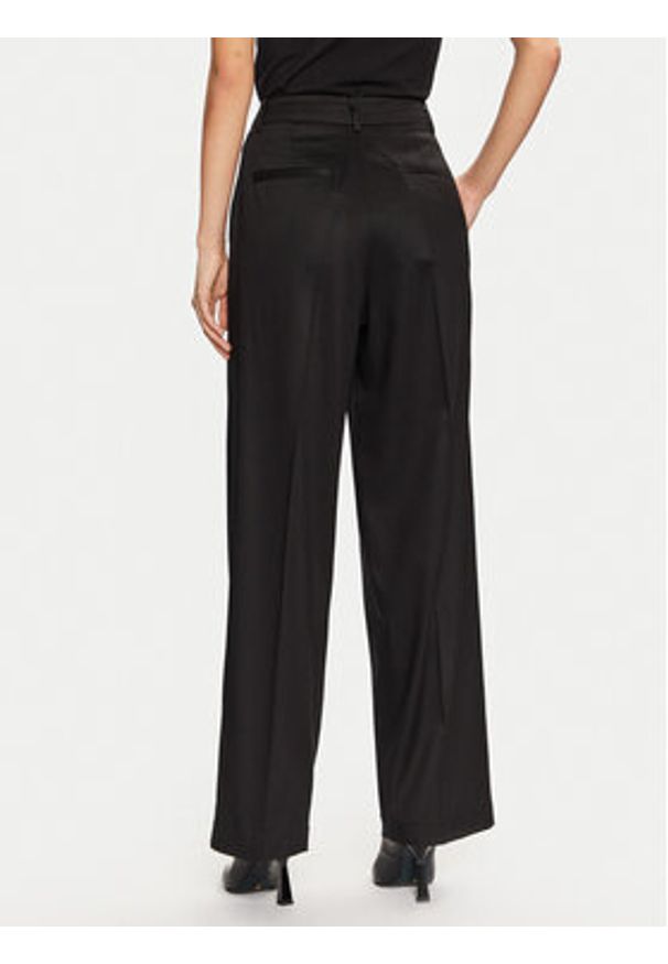 Guess Spodnie materiałowe W5RB68 WGXM2 Czarny Regular Fit. Kolor: czarny. Materiał: wiskoza