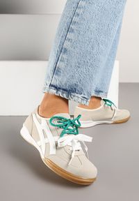 Renee - Beżowe Sneakersy Ozdobione Geometrycznym Wzorem i Podwójnym Sznurowaniem Hirozi. Okazja: na co dzień. Zapięcie: sznurówki. Kolor: beżowy. Materiał: jeans. Wzór: geometria, aplikacja