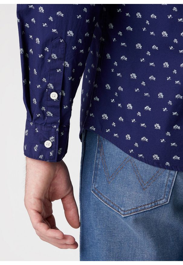 Wrangler - MĘSKA KOSZULA MATERIAŁOWA WRANGLER LS 1PKT SHIRT INDIGO W5D0N4452 112130102. Materiał: materiał