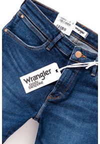 Wrangler - WRANGLER SKINNY BLUE SHADOW W28KFS15J. Wzór: aplikacja