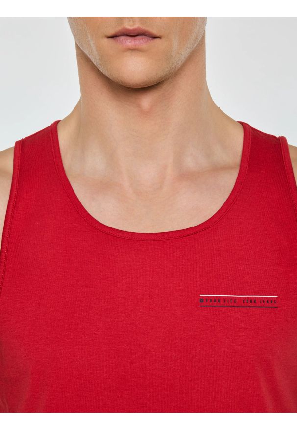 Big-Star - Koszulka męska bez rękawów czerwona Soner 603. Kolor: czerwony. Materiał: dzianina. Długość rękawa: bez rękawów. Wzór: nadruk. Sezon: lato. Styl: klasyczny, sportowy
