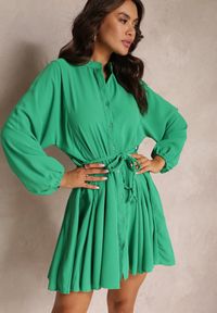 Renee - Zielona Rozkloszowana Sukienka Koszulowa z Paskiem Javiana. Kolor: zielony. Długość rękawa: długi rękaw. Typ sukienki: koszulowe #5