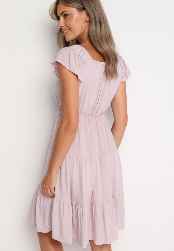 Born2be - Różowa Rozkloszowana Sukienka w Hiszpańskim Stylu z Gumką w Pasie Yemvia. Okazja: na co dzień. Typ kołnierza: dekolt hiszpanka. Kolor: różowy. Materiał: materiał, bawełna, wiskoza, jeans. Sezon: lato. Typ sukienki: proste. Styl: casual, elegancki