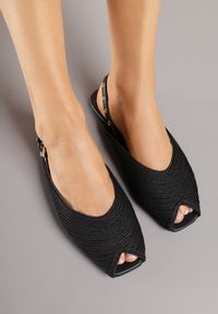 Renee - Czarne Sandały z Plecionką i Metalicznymi Ozdobami Crowstrider. Okazja: na co dzień. Zapięcie: sprzączka. Kolor: czarny. Materiał: jeans. Wzór: aplikacja. Sezon: wiosna. Styl: glamour, casual, elegancki #4