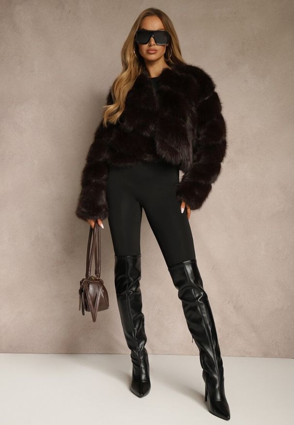 Renee - Brązowa Futrzana Kurtka o Krótkim Kroju Zapinana na Haftki Alorith. Okazja: na co dzień. Kolor: brązowy. Materiał: futro. Długość: krótkie. Styl: casual, elegancki