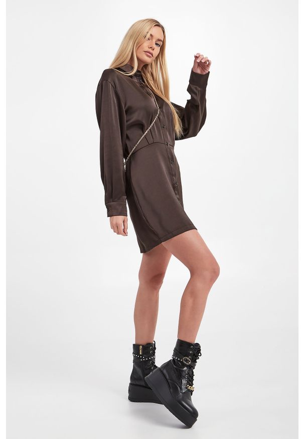 Samsoe & Samsoe - Sukienka Liza SAMSØE SAMSØE. Typ kołnierza: kołnierzyk klasyczny. Długość rękawa: długi rękaw. Typ sukienki: proste, koszulowe. Styl: klasyczny