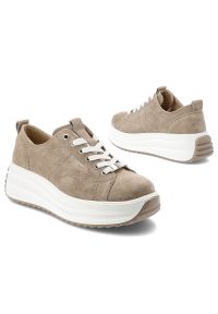 Sneakersy damskie Filippo, cholewka z naturalnej skóry zamszowej z klasycznym sznurowaniem i subtelnymi przeszyciami, masywna platforma o płynnej lin. Okazja: na spacer, na co dzień. Zapięcie: sznurówki. Kolor: beżowy. Materiał: zamsz, skóra. Szerokość cholewki: normalna. Sezon: wiosna, jesień, lato. Obcas: na platformie. Styl: klasyczny #7