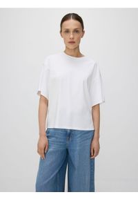 Reserved - T-shirt oversize z merceryzowanej bawełny - biały. Kolor: biały. Materiał: bawełna