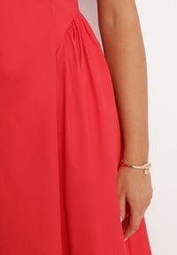 Born2be - Czerwona Bawełniana Sukienka o Rozkloszowanym Kroju Halowena. Okazja: na spacer, na co dzień. Kolor: czerwony. Materiał: bawełna. Typ sukienki: proste. Styl: casual #5