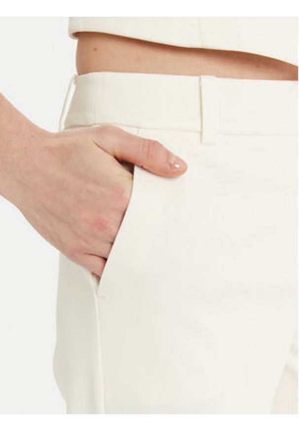 Marella Chinosy Dotto 2513781014 Biały Slim Fit. Kolor: biały. Materiał: syntetyk