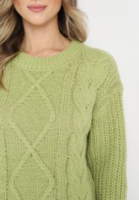 Born2be - Zielony Jednolity Sweter ze Ściągaczami i Klasycznym Splotem Loma. Kolor: zielony. Długość rękawa: długi rękaw. Długość: długie. Wzór: jednolity, ze splotem. Styl: klasyczny #3