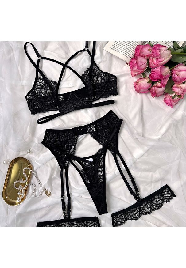 Intica - Komplet bielizny koronkowej z dodatkami Tiertza. Kolor: czarny. Materiał: koronka. Wzór: koronka