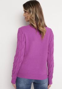 Born2be - Fioletowy Klasyczny Sweter w Ozdobny Splot Aliissa. Kolor: fioletowy. Materiał: dzianina. Długość rękawa: długi rękaw. Długość: długie. Wzór: ze splotem. Styl: klasyczny #2