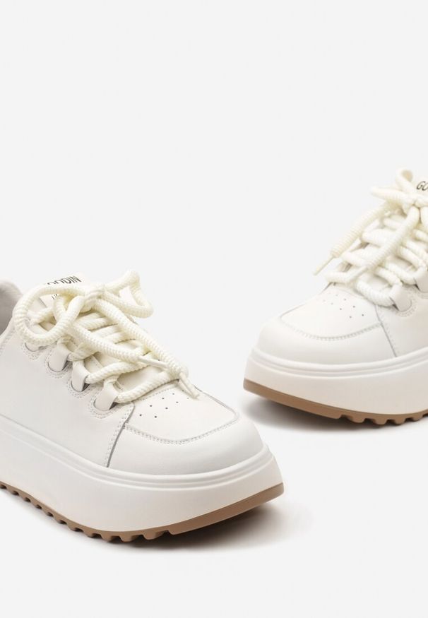 Renee - Białe Sneakersy ze Skóry Naturalnej z Platformą i Szerokimi Sznurówkami Talthea. Kolor: biały. Materiał: skóra. Obcas: na platformie