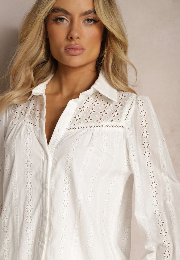 Renee - Biała Koszula z Bawełny z Ażurowymi Zdobieniami Namiella. Okazja: na co dzień. Kolor: biały. Materiał: bawełna. Wzór: ażurowy, aplikacja. Styl: casual