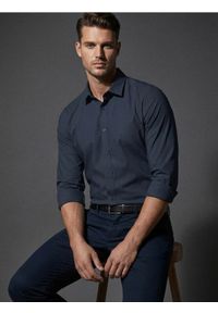 Sinsay - Gładka koszula basic - granatowy. Kolor: niebieski. Wzór: gładki