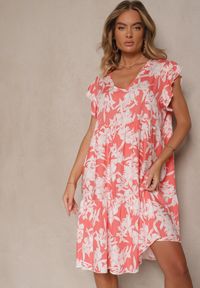 Renee - Różowa Kwiatowa Rozkloszowana Sukienka z Bawełny Liravira. Okazja: na co dzień, na imprezę, na spacer. Kolor: różowy. Materiał: bawełna. Długość rękawa: krótki rękaw. Wzór: kwiaty. Sezon: lato. Typ sukienki: rozkloszowane. Styl: elegancki, casual