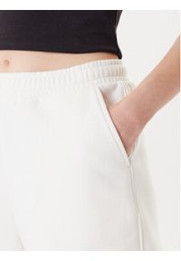Tommy Jeans Szorty sportowe Linear DW0DW21152 Écru Relaxed Fit. Materiał: bawełna #4