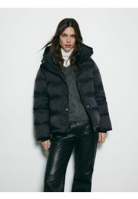 Reserved - Pikowana kurtka z puchem - czarny. Kolor: czarny. Materiał: puch
