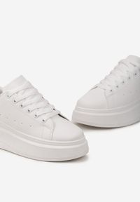 Born2be - Biało-Beżowe Sneakersy Irivana. Kolor: beżowy. Materiał: materiał. Obcas: na platformie