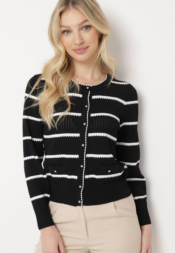 Born2be - Czarny Kardigan w Paseczki z Eleganckimi Guziczkami Myrth. Kolor: czarny. Materiał: jeans. Wzór: paski. Styl: elegancki