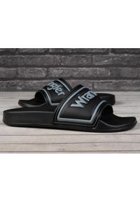 Klapki męskie na basen Wrangler AVERELL SLIDER MEN LOW. Kolor: wielokolorowy, czarny, szary. Sport: pływanie