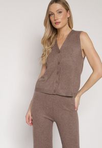 Born2be - Brązowy Komplet z Dzianiny z Wełną Spodnie Kardigan i Kamizelka na Guziki Meviseffa. Kolor: brązowy. Materiał: dzianina, wełna #7