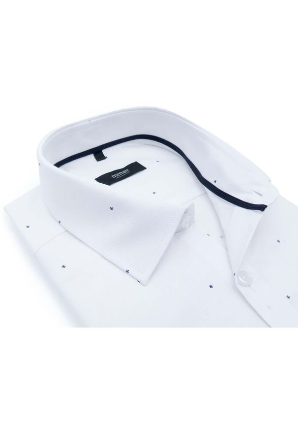 Mmer / Villaro - Koszule męskie - Biała koszula w granatowe drobne kwiatki D032. Typ kołnierza: kołnierzyk klasyczny. Kolor: biały, wielokolorowy, niebieski. Materiał: bawełna, poliester, tkanina. Długość: długie. Wzór: kwiaty. Styl: klasyczny