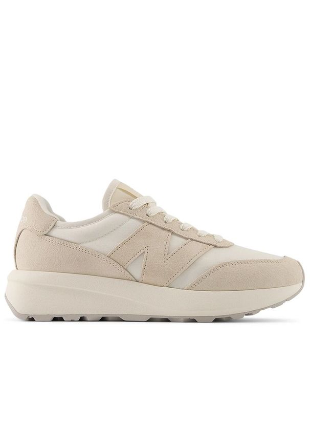 Buty unisex New Balance U370PC - beżowe. Zapięcie: sznurówki. Kolor: beżowy. Materiał: zamsz, skóra, guma. Szerokość cholewki: normalna. Sezon: lato