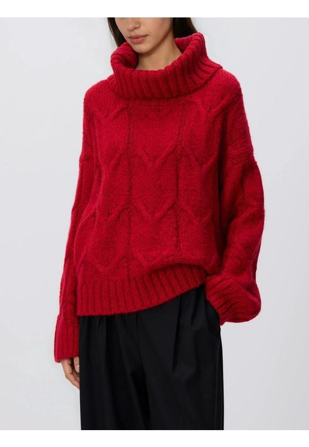 Reserved - Golf z domieszką wełny - czerwony. Typ kołnierza: golf. Kolor: czerwony. Materiał: wełna